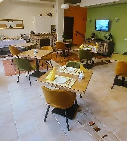 Zagorzanka Rehabilitacyjno-rekreacyjny Sis Dziadkowiec - Spolka Jawna 4*