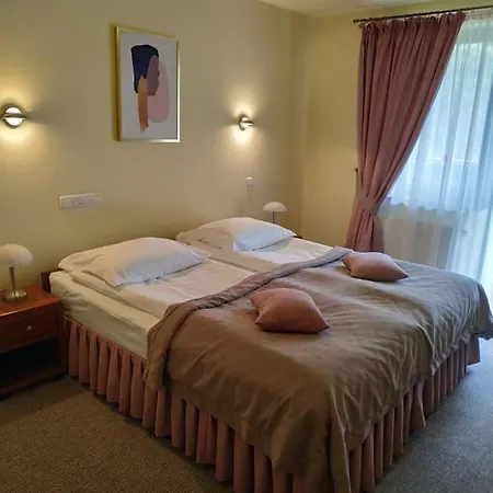 Zagorzanka Rehabilitacyjno-rekreacyjny Sis Dziadkowiec - Spolka Jawna ゲストハウス 4*